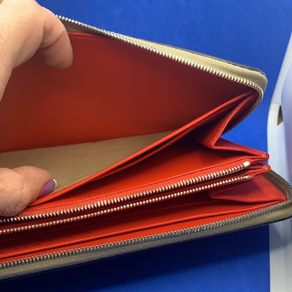 Celine Wallet continental  Large Zip Around Wallet Calfskin 
By Phoebe Philo - Picture 8 of 15